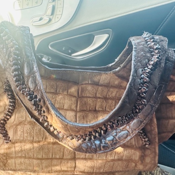 Nancy Gonzalez Crocodile Suede Leather Bag! Beautiful and lots of pockets! - Picture 6 of 14